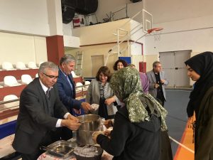 İmam Hatipli öğrenci ve velilerden Kızılay’a kan bağışı