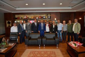 Soner Çetin amatör sporcuların da yanında