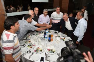 Akay, Mahalle muhtarları ile iftarda buluştu
