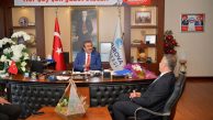 Osmaniye heyeti Başkan Çetin’i kutladı