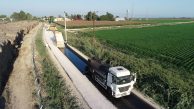 Karataş ilçesi Yüzbaşı-Çavuşlu mahalleleri arasında asfaltlama çalışması