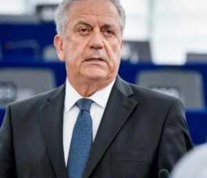Dimitris Avramopoulos;İşbirliği yapmak zorundayız.