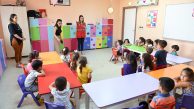 Çocuklar Seyhan Kreşlerinde emin ellerde