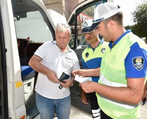 Öğrencilerin güvenliği için Büyükşehir Zabıtası’ndan denetim