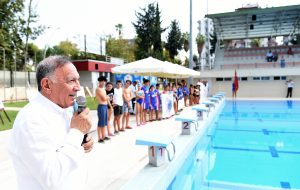 Seyhan, Yüzmenin Efsanelerini bulușturdu