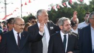 Başkan Zeydan Karalar, “Bekle Türkiye, bekle dünya, eski Adana dönüyor.”