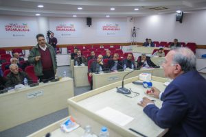 Halkın temsilcileri Halkın Belediyesinde