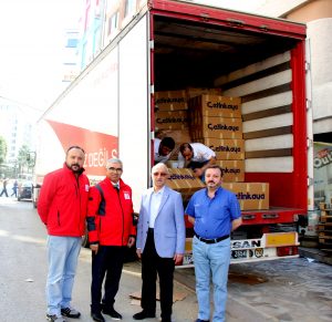 KIZILAY ELİYLE HAYIRSEVERLERDEN YARDIM