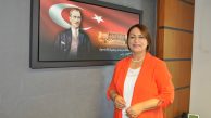 “Sağlıkçılar çok çalışıyor, hak ettiği ücreti alamıyor!”