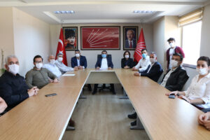 CHP ÜÇ FİDANI ANDI