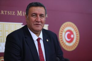 Gürer: “Atama ve kadro bekleyen