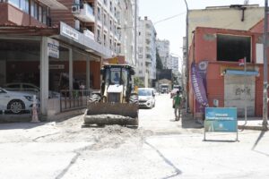 Seyhan’da “Sıcakkıran” asfalt hizmeti