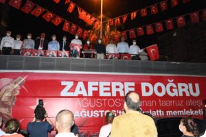 CHP’NİN ZAFER COŞKUSU ADANA’YI SARDI