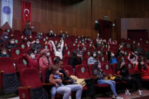 Seyhan’da yeni normalde de sanat sürüyor