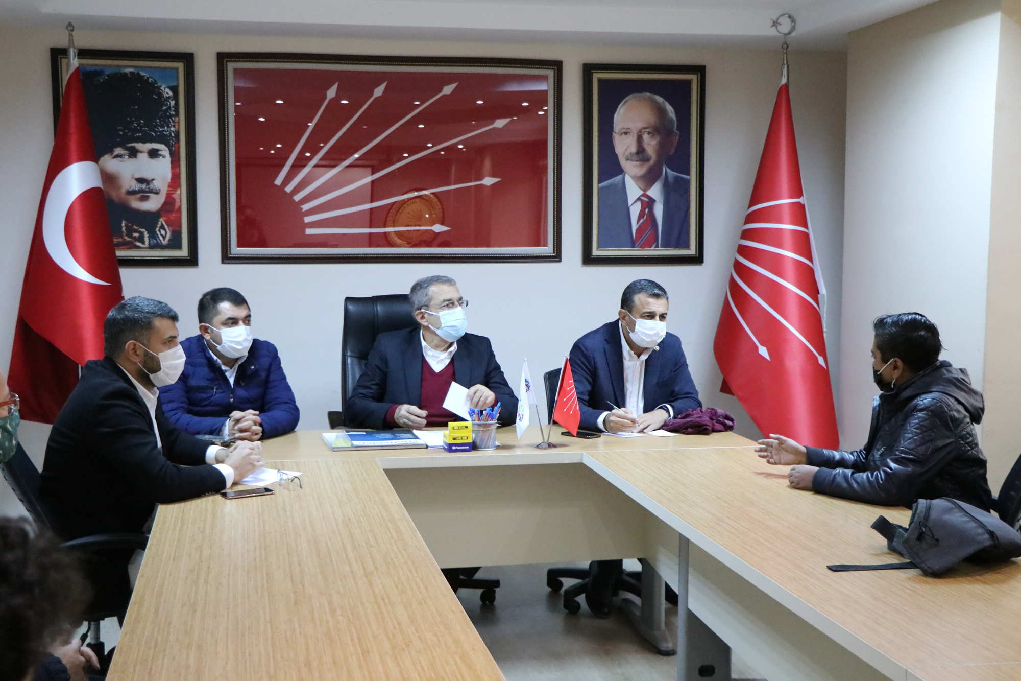 MÜZİSYENLER AÇLIKLA KARŞI KARŞIYA!