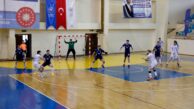 Adana’da, hentbol rüzgarı esti