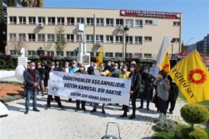 ”ÖĞRETMENLER AŞILANMALIDIR. EĞİTİM KAMUSAL BİR HAKTIR”