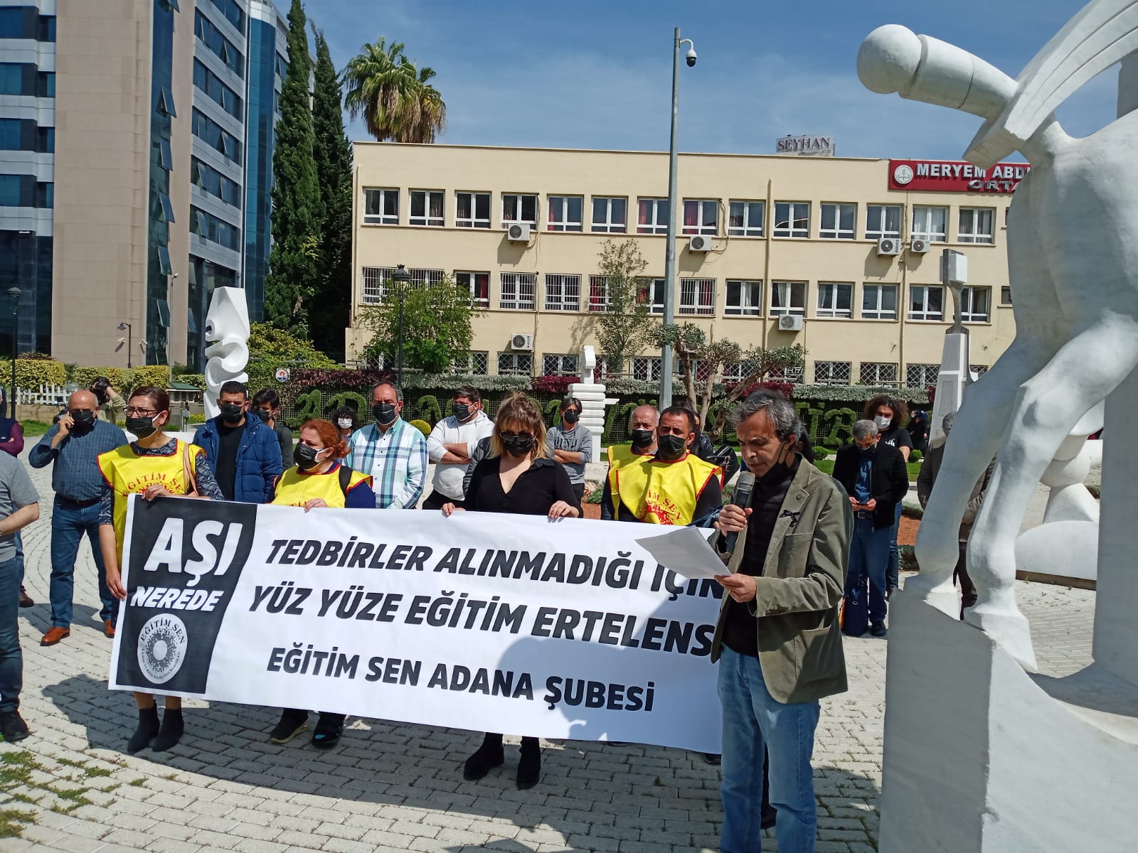 TEDBİRLER ALINMADIĞI İÇİN YÜZ YÜZE EĞİTİM ERTELENSİN,