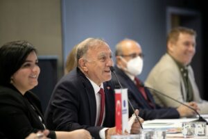 AKAY GÖREVDEKİ İKİ YILINI DEĞERLENDİRDİ