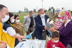 SEYHAN’DA SOSYAL YARDIMLAR 24 SAAT SÜRÜYOR