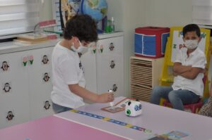 ÇUKUROVA BELEDİYESİ ROBOTİK KODLAMA EĞİTİMİYLE ÇOCUKLARI GELECEĞE HAZIRLIYOR