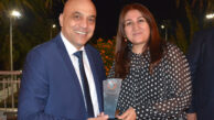 50 ve 30 Yıllık Duayen Eczacılara Plaket
