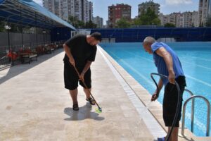 ÇUKUROVA’DA HAVUZLARA HİJYEN SEFERBERLİĞİ