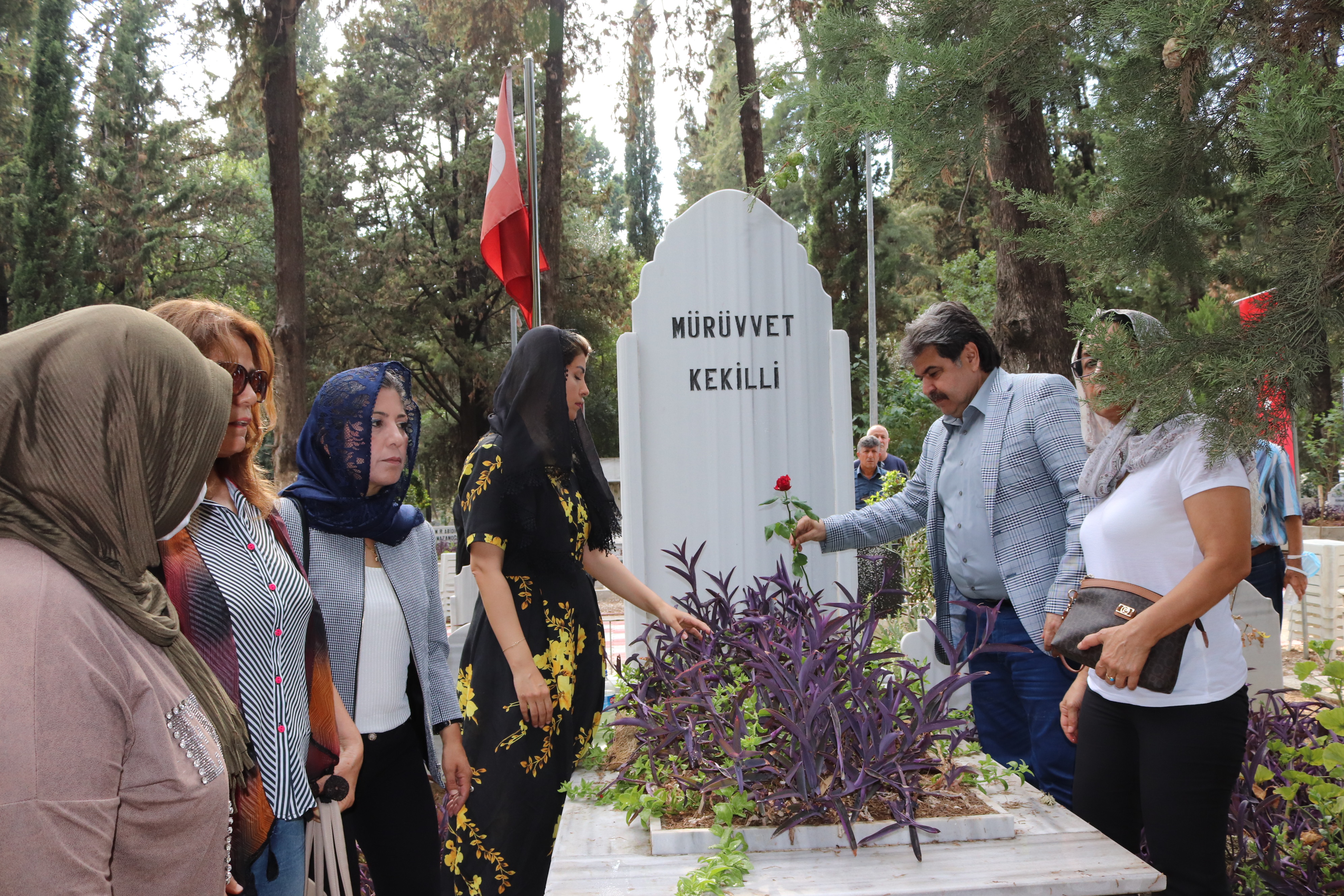 MHP Adana İl’den Ülkücü Kadın Şehitlere vefa!