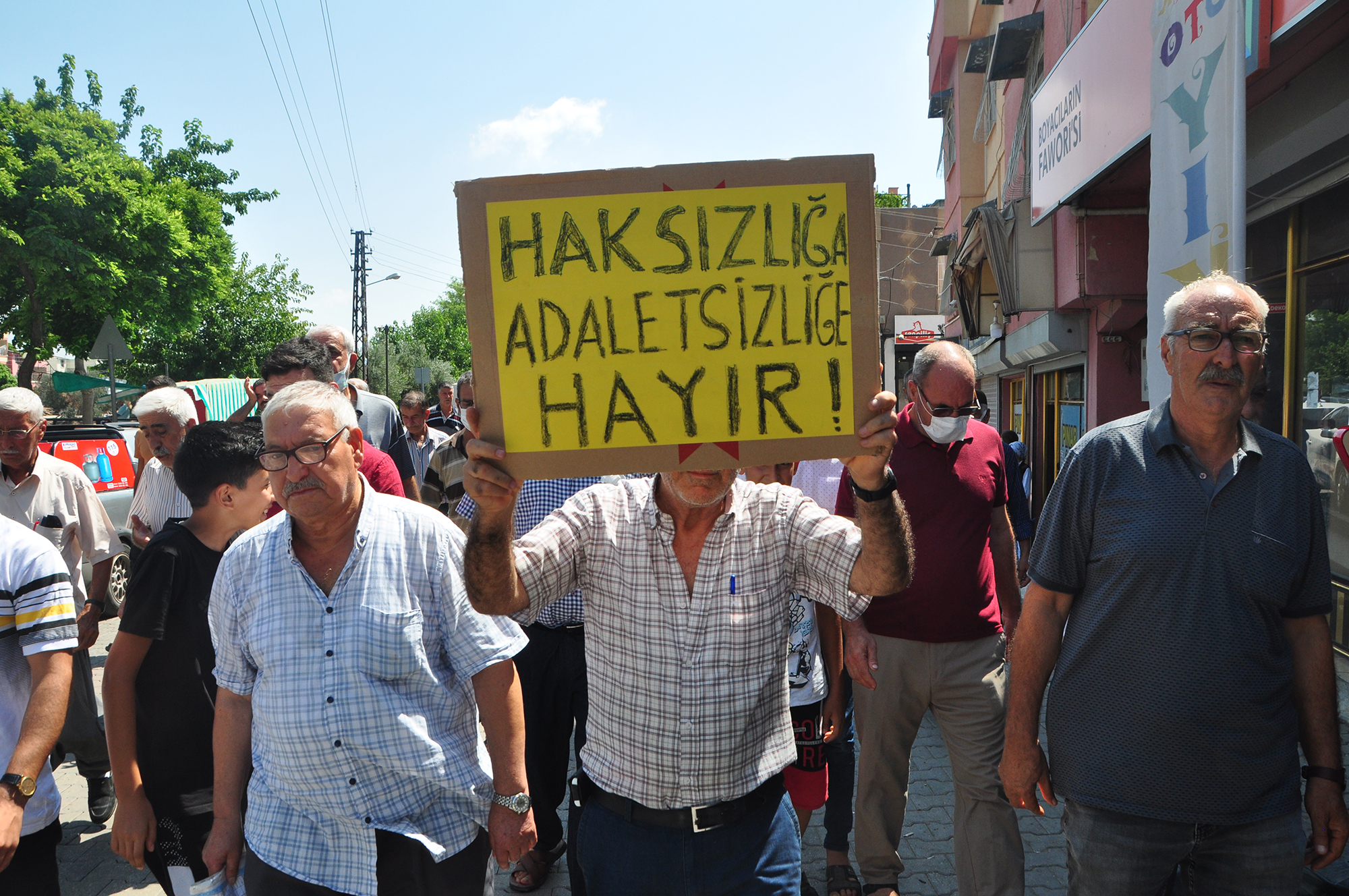 Şehit Erkut Akbaylılar tepkili: “Evlerimizi yıkmayın!”