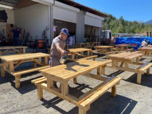 Pozantı Belediyesi atölyesi fabrika gibi çalışıyor