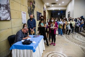 SEYHAN’DA EDEBİYAT VE SANAT GENÇLERİN AYAĞINA GÖTÜRÜLDÜ