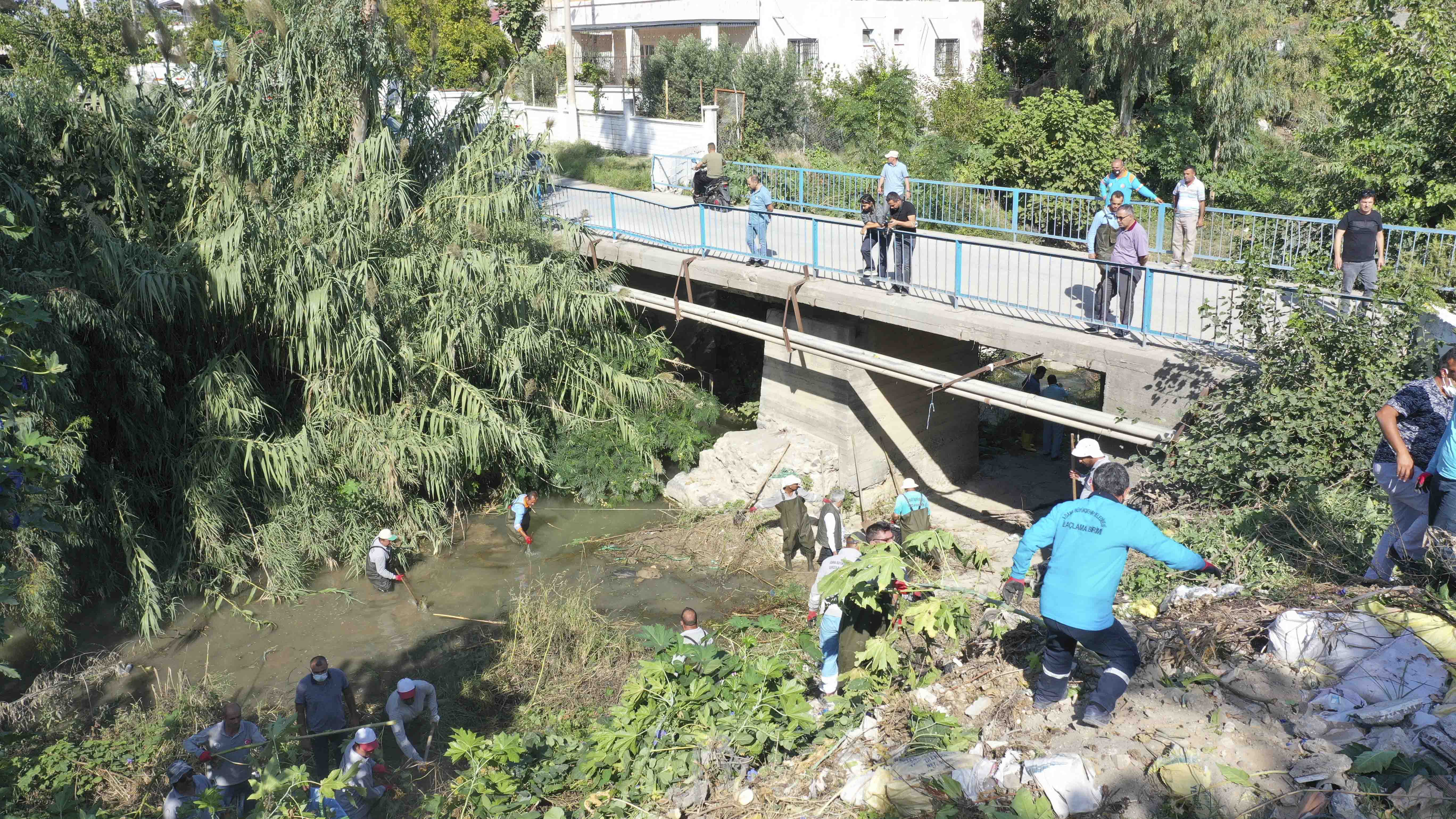 Yumurtalık Ayas Deresi’nde bilimsel temizlik