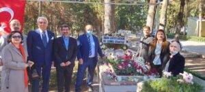 Bağatur kabri başında anıldı