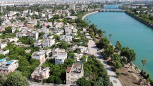 Ayhan Barut, Adana’da riskli alan kararıyla 1200 yurttaşın mağduriyetini Meclis gündemine taşıdı