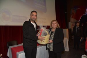 MURAT AĞIREL CEYHAN’DA OKURLARI İLE  BULUŞTU