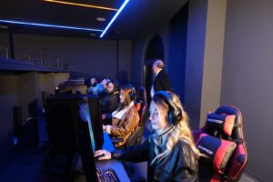 “E-SPOR ARENASI” İLK E-SPOR TURNUVASINA EV SAHİPLİĞİ YAPACAK