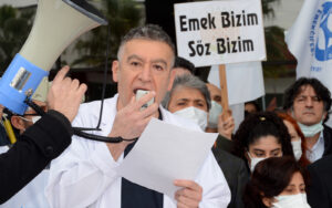 Sağlık Çalışanları Özlük Hakları İçin İş Bıraktı