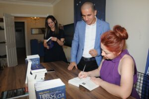 YAZAR VE ASTROLOJİ UZMANI EMİNE GÜCEK OKURLARIYLA BULUŞTU