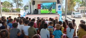 Orada Bir Köy var uzakta