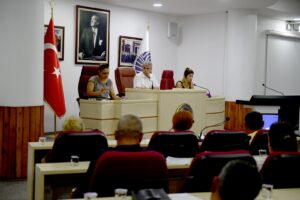 SEYHAN’DAN ÜNİVERSİTE KAZANAN ÖĞRENCİLERE EĞİTİM YARDIMI