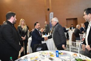 BAŞKAN ULUDAĞ’DAN GAZETECİLER ONURUNA YEMEK