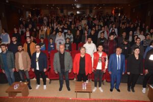 Gençler sordu, Başkan Erdem yanıtladı