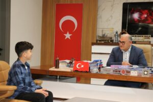 LGS İlçe Birincisine Başkan Çay’dan Tablet Hediyesi