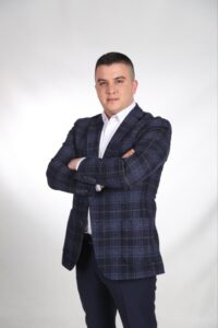 Adana 1954 FK Başkan Yardımcısı Vecdi Mert Uzer,3.Futbol Ligine renk katacaklarını söyledi.