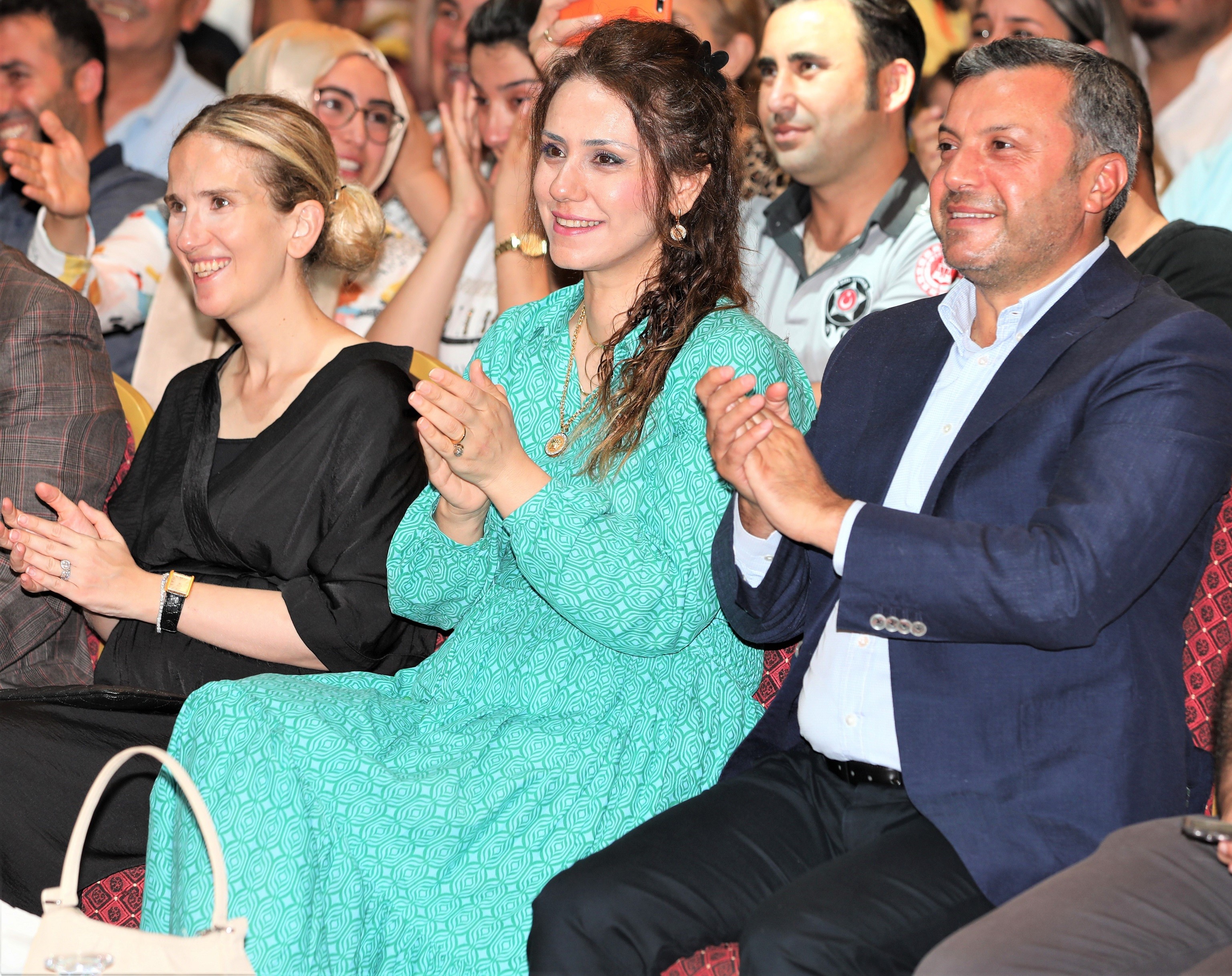 YÜREĞİR BELEDİYESİ KREŞLERİNDE MEZUNİYET SEVİNCİ