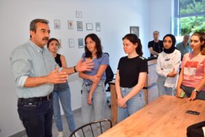 Çukurova’da ders kafeler dolup taşıyor