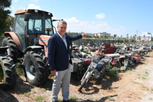 “AKP eliyle soygun büyüyor”