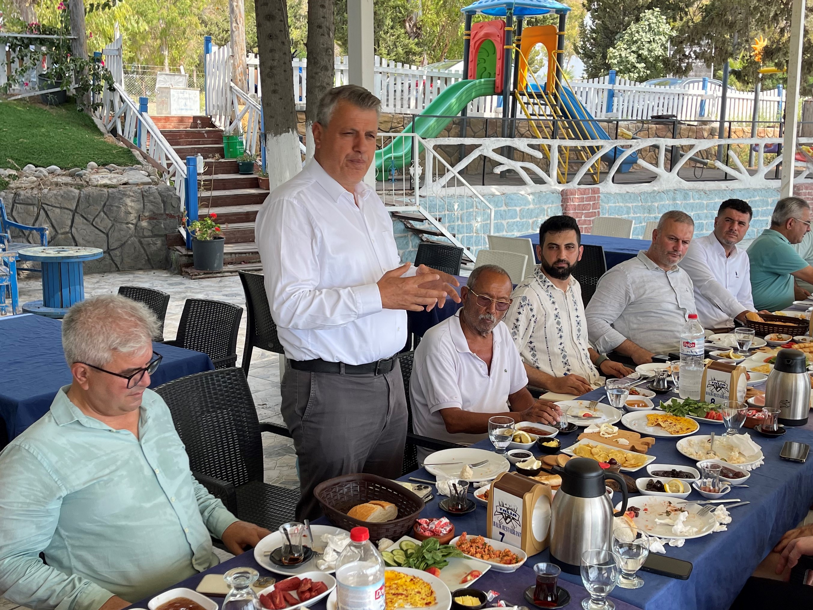 “Söz konusu Adana ve Karataş ise gerisi teferruattır”