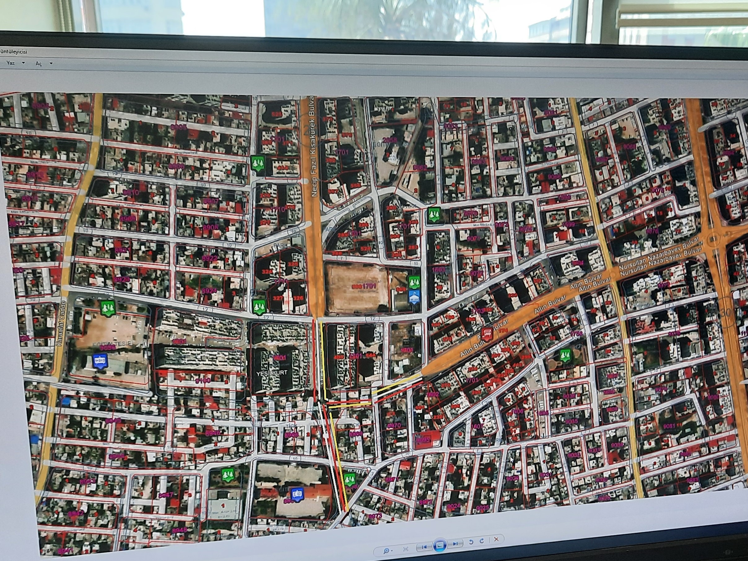 Zeydan Karalar, Bulvarları açarak Trafiği rahatlatacak adımlar atıyor.