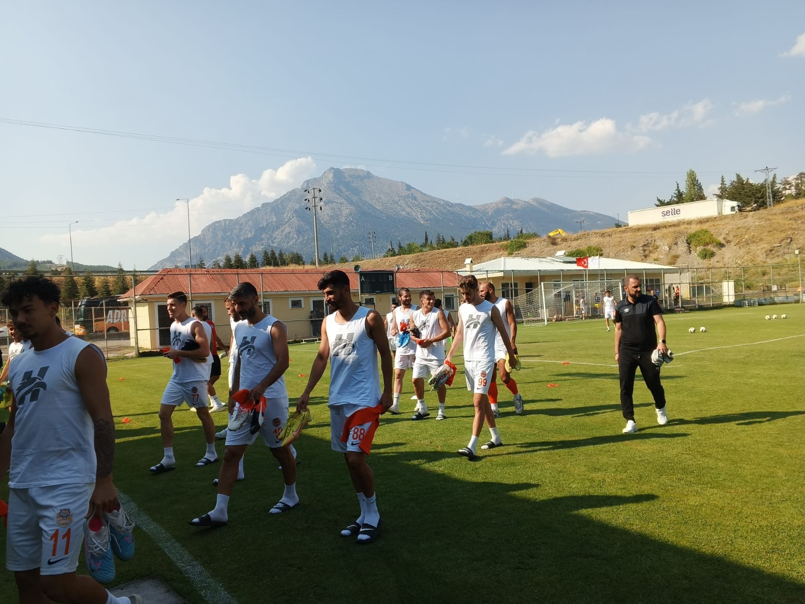 Adana 1954 FK, ligin ilk haftasında 9 Eylül’de deplasmanda 23 Elazığ FK ile karşılaşacak.